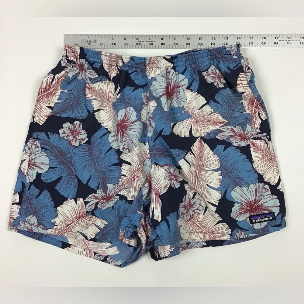 Patagonia Baggies men’s medium Hawaiian print